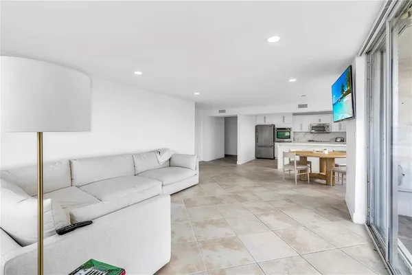 $2,850 | 2750 Northeast 183rd Street, Unit 2202, Aventura, FL 33160