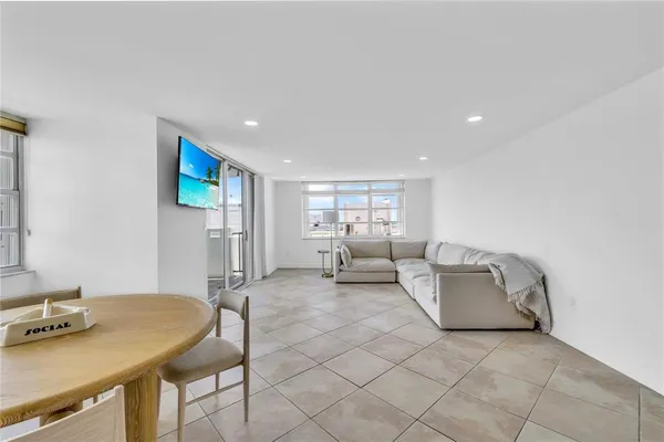 $2,850 | 2750 Northeast 183rd Street, Unit 2202, Aventura, FL 33160