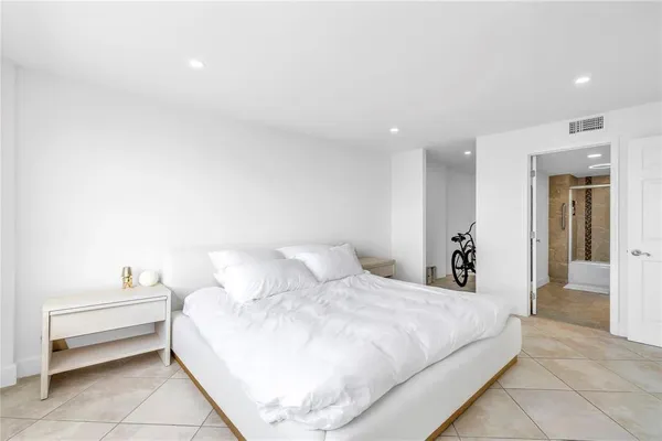 $2,850 | 2750 Northeast 183rd Street, Unit 2202, Aventura, FL 33160
