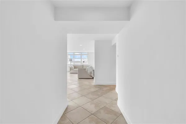 $2,850 | 2750 Northeast 183rd Street, Unit 2202, Aventura, FL 33160