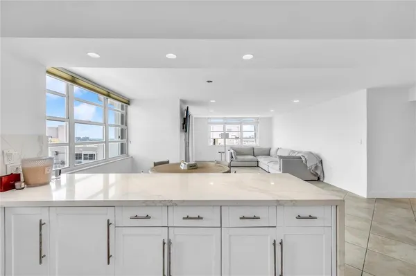 $2,850 | 2750 Northeast 183rd Street, Unit 2202, Aventura, FL 33160