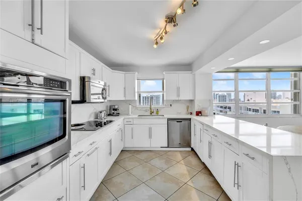 $2,850 | 2750 Northeast 183rd Street, Unit 2202, Aventura, FL 33160