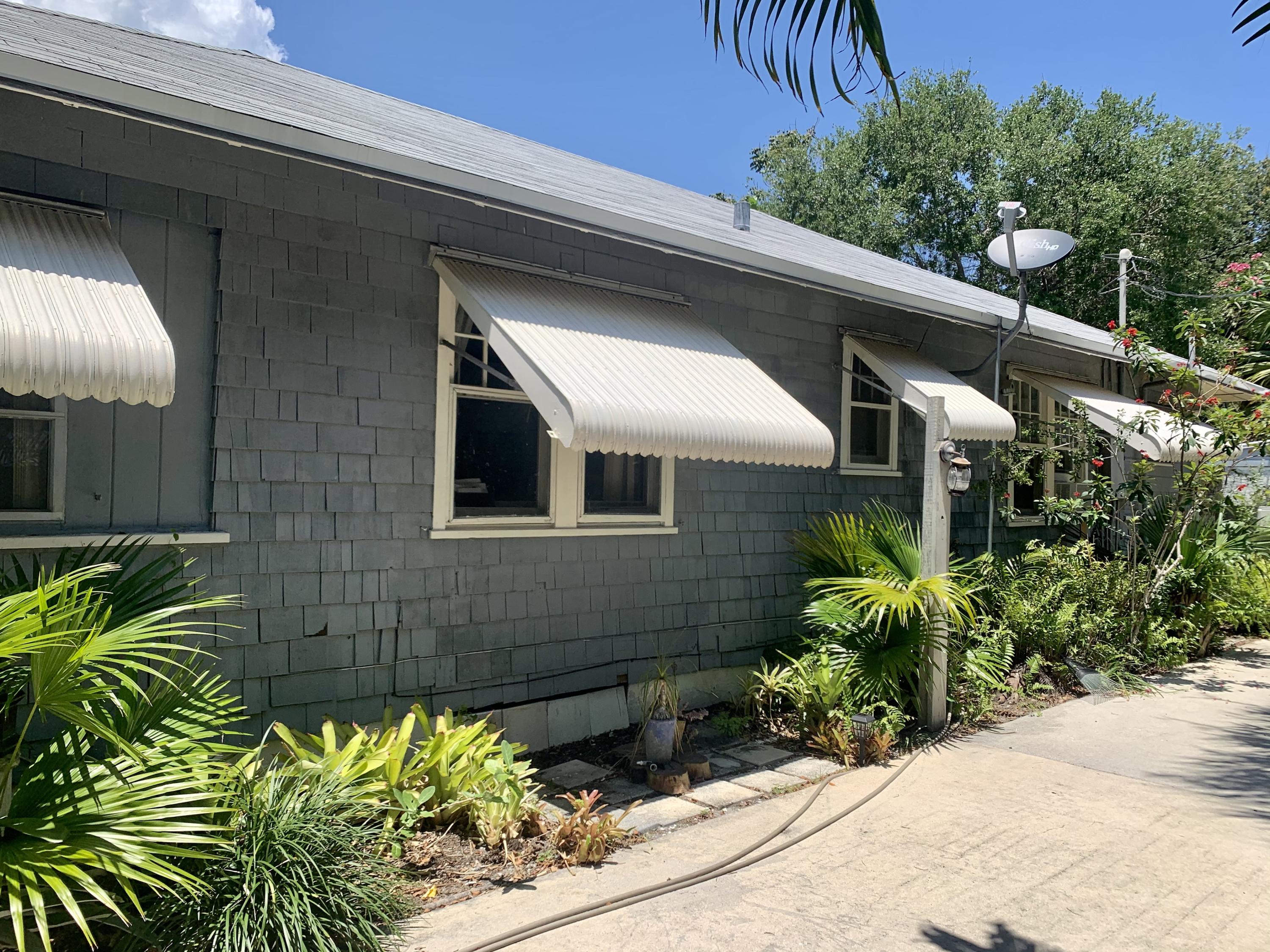 427 Sunset Road West Palm Beach, FL 33401 - Photo 3 of 32 side