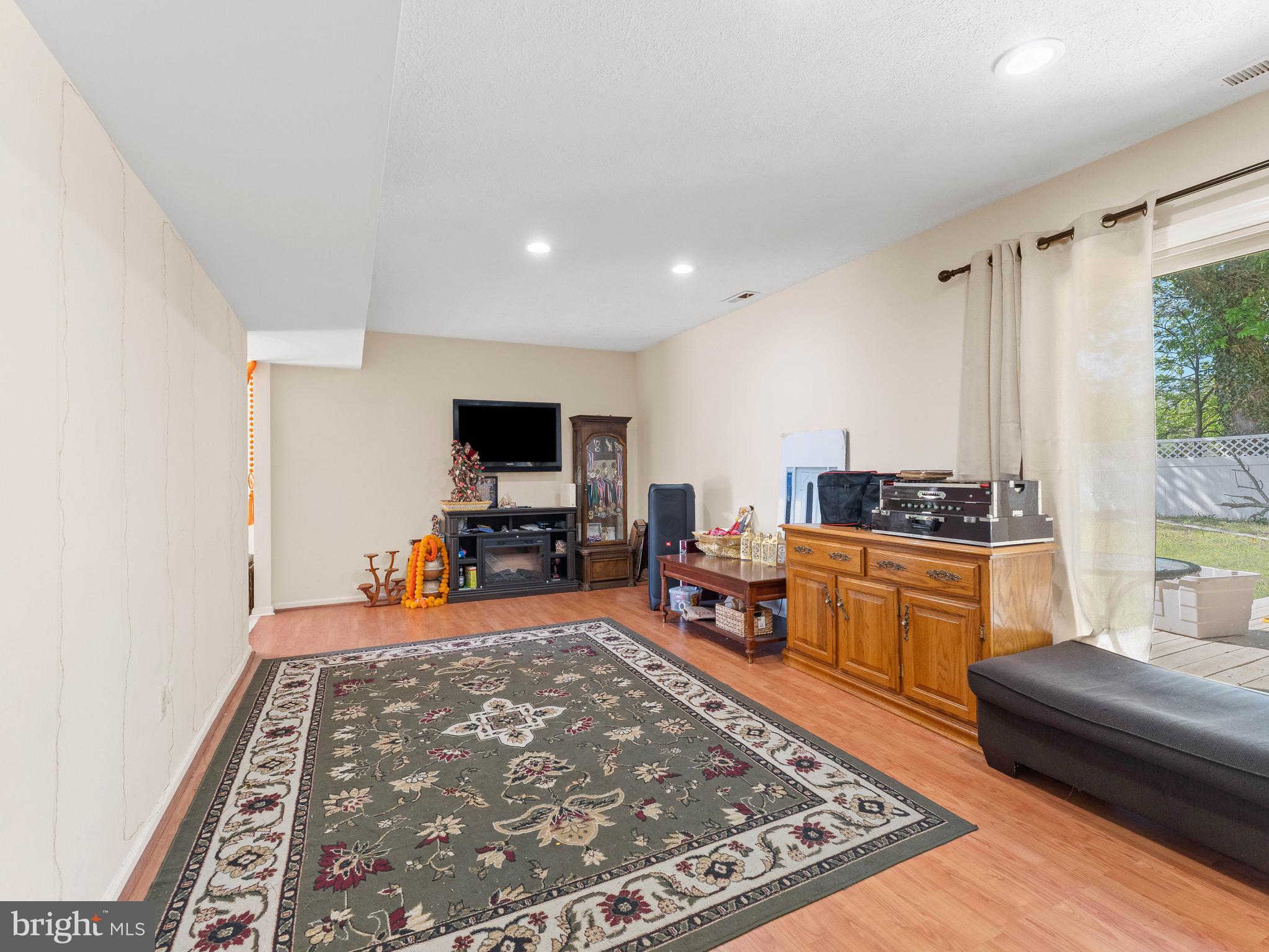122 Abbey Road Voorhees, NJ 08043 - Photo 6 of 36 Gallery Image 6