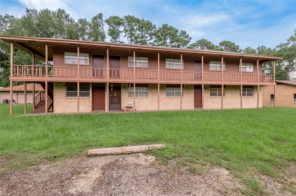 $800 | 120 McAdams Lane, Unit E, Huntsville, TX 77320
