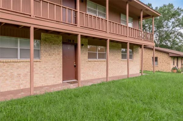 $800 | 120 McAdams Lane, Unit E, Huntsville, TX 77320
