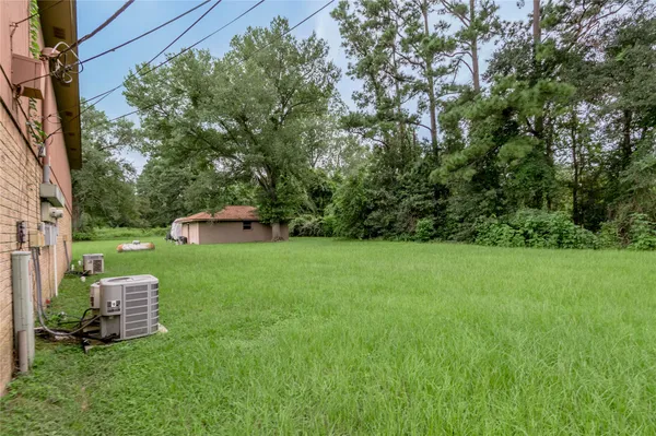 $800 | 120 McAdams Lane, Unit E, Huntsville, TX 77320