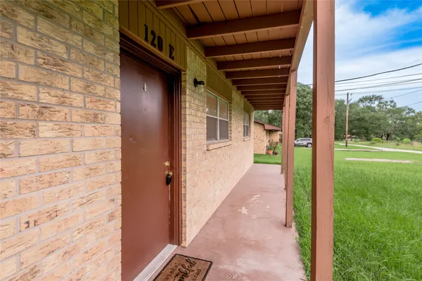 $800 | 120 McAdams Lane, Unit E, Huntsville, TX 77320