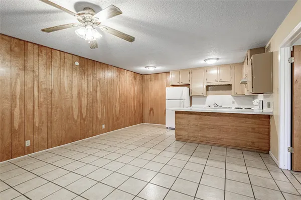 $800 | 120 McAdams Lane, Unit E, Huntsville, TX 77320