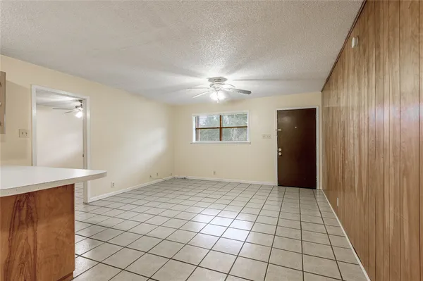 $800 | 120 McAdams Lane, Unit E, Huntsville, TX 77320