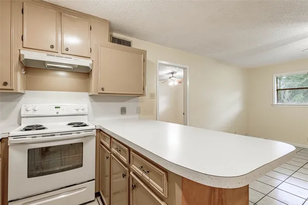 $800 | 120 McAdams Lane, Unit E, Huntsville, TX 77320