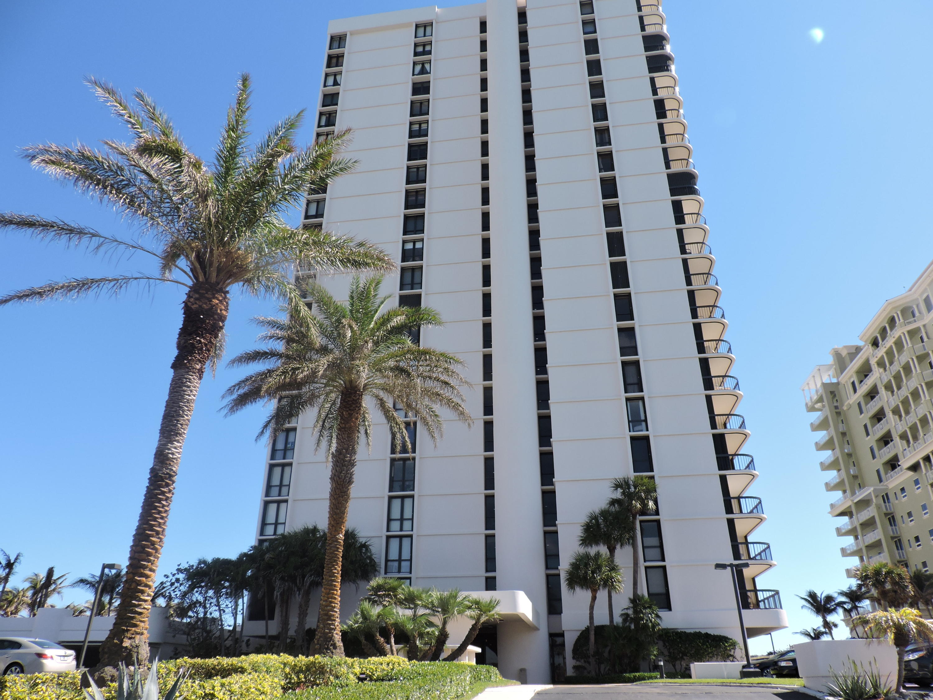 5380 North Ocean Drive, Unit 2E Singer Island, FL 33404 - Photo 3 of 30 front view of a building