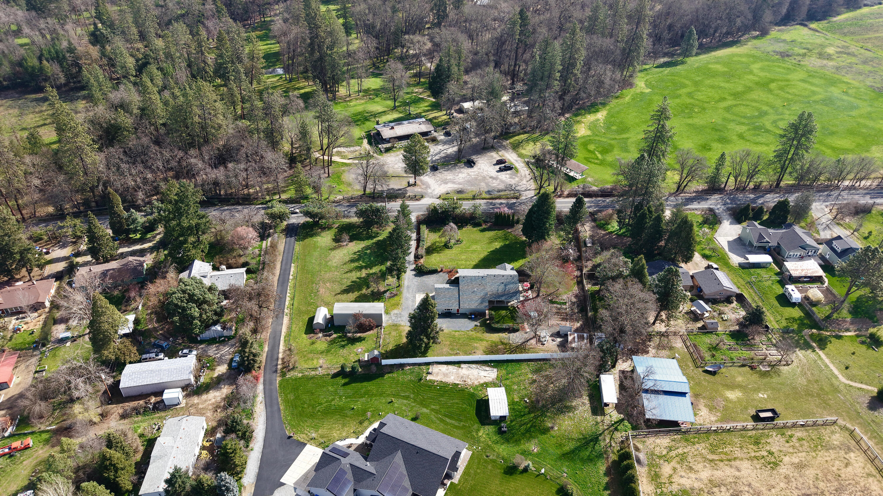 9401 Old Stage Road Central Point, OR 97502 - Photo 47 of 49 Aerial