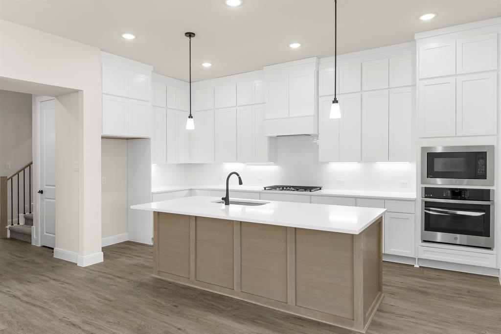 1617 Yorkie Drive Forney, TX 75126 - Photo 14 of 40 10_11. 1617 Yorkie - Kitchen (2)