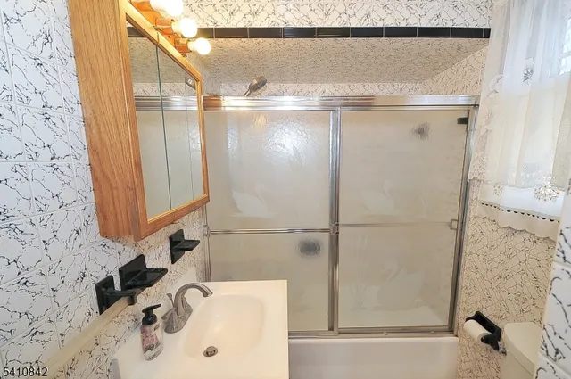 $699,000 | 212 West Morris Avenue, Linden, NJ 07036