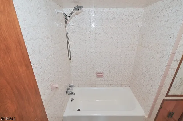 $699,000 | 212 West Morris Avenue, Linden, NJ 07036