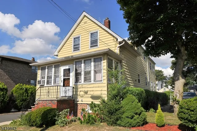 $699,000 | 212 West Morris Avenue, Linden, NJ 07036