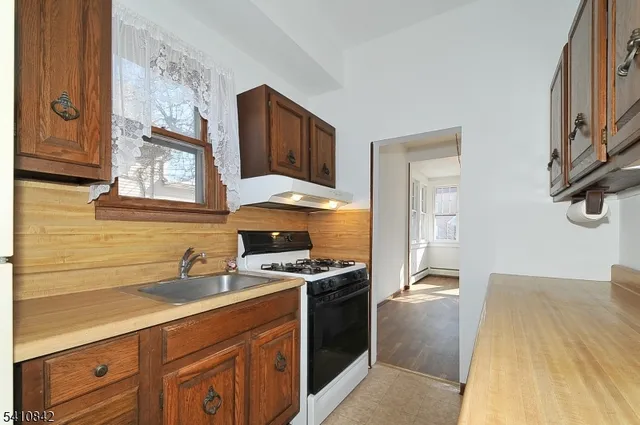 $699,000 | 212 West Morris Avenue, Linden, NJ 07036