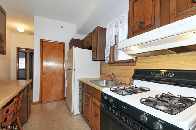 $699,000 | 212 West Morris Avenue, Linden, NJ 07036