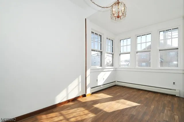 $699,000 | 212 West Morris Avenue, Linden, NJ 07036