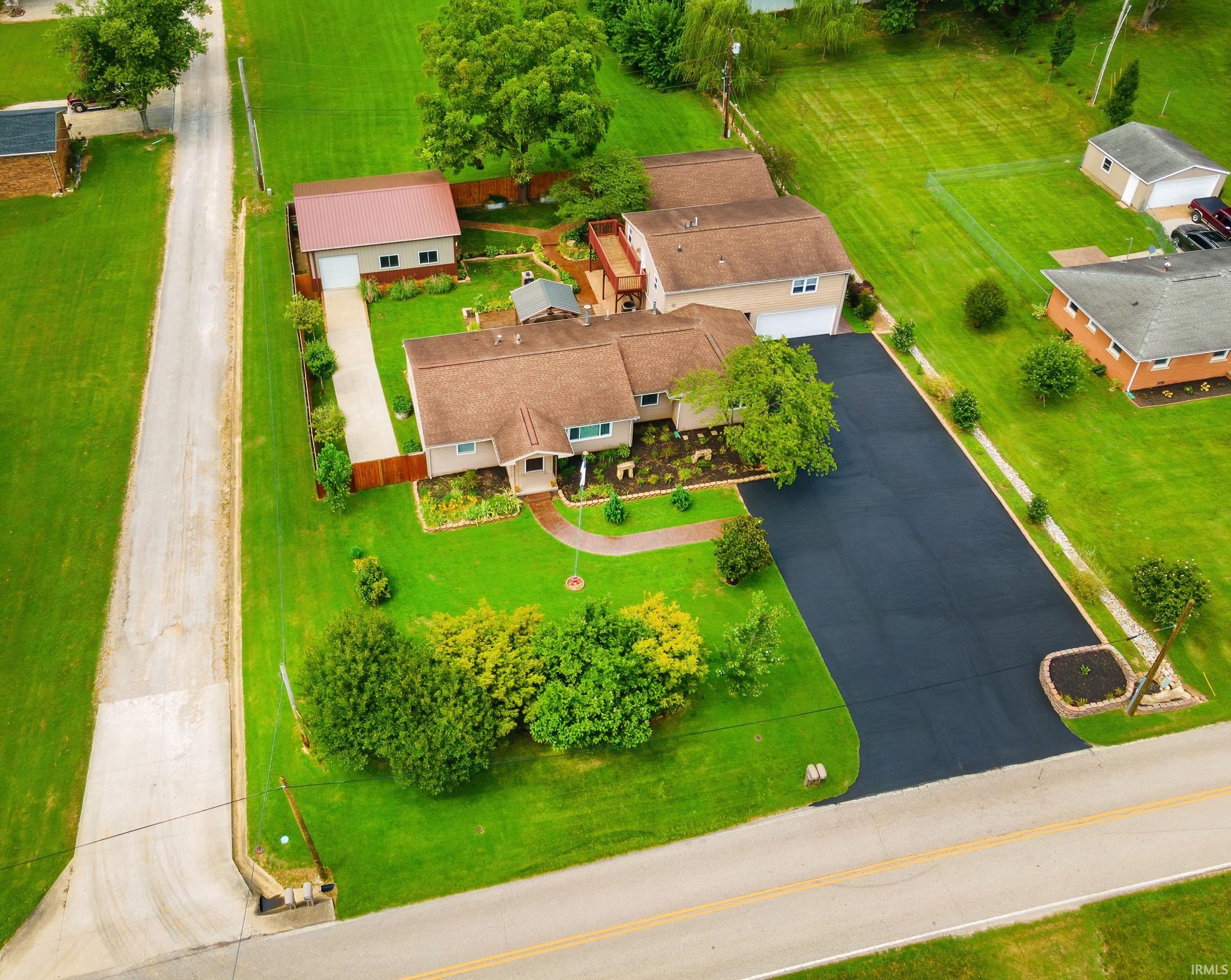 8644 South Vann Road Newburgh, IN 47630 - Photo 3 of 36