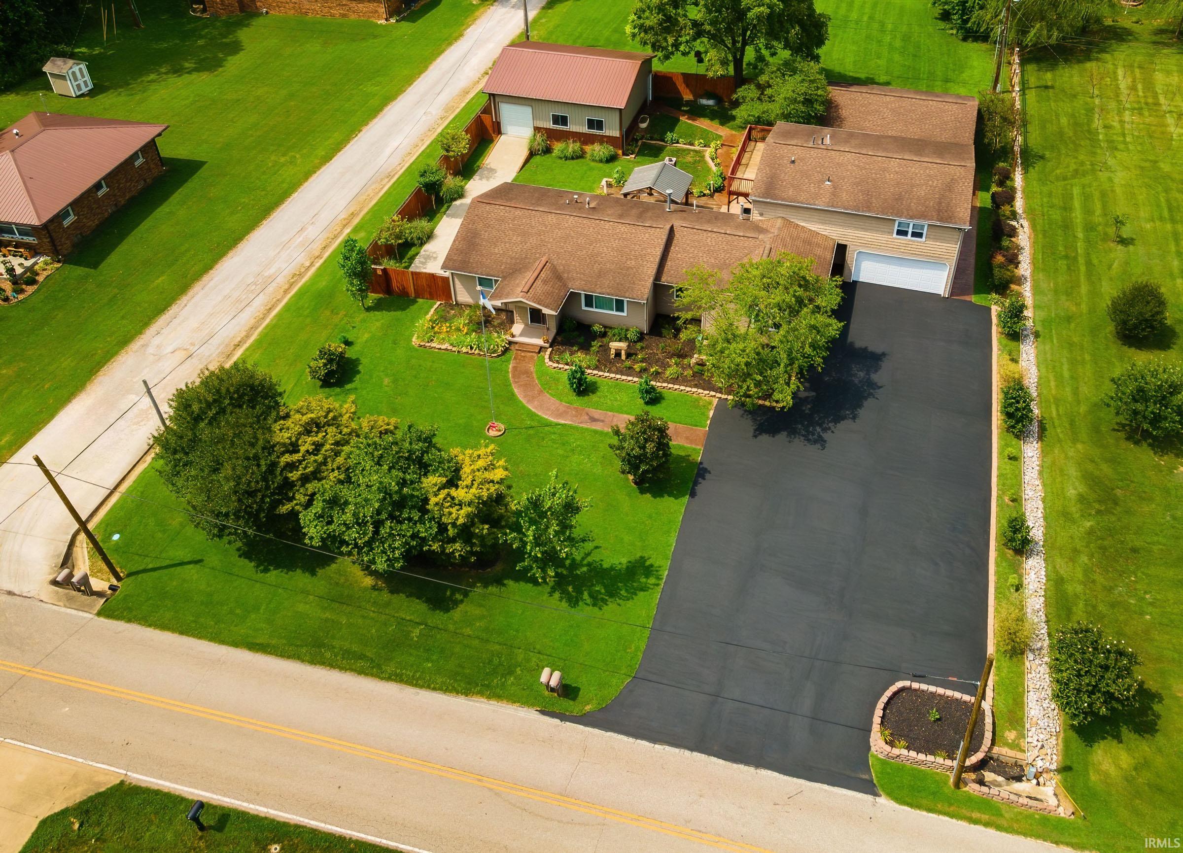 8644 South Vann Road Newburgh, IN 47630 - Photo 4 of 36