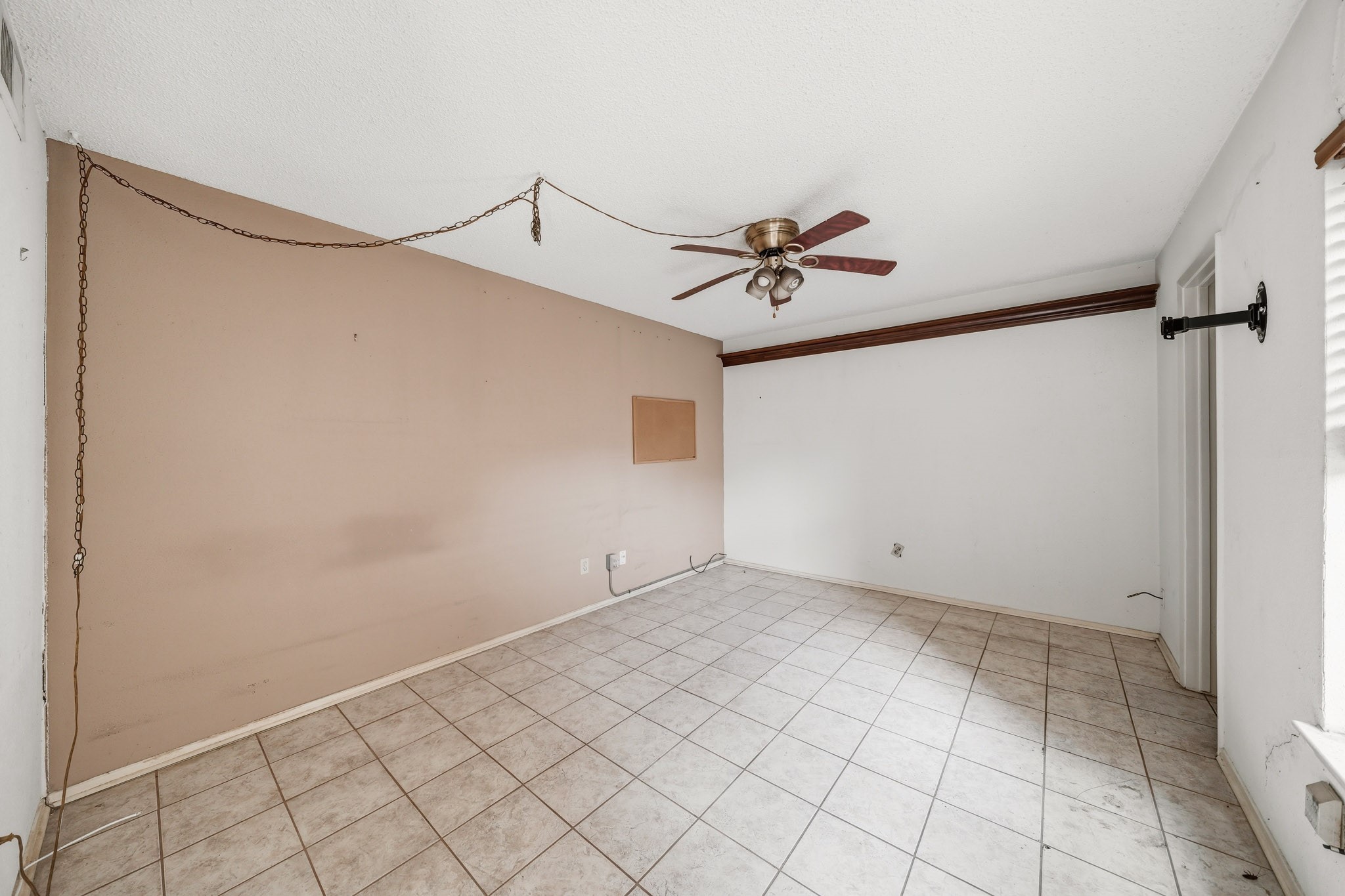 12918 Wirevine Lane Houston, TX 77072 - Photo 5 of 10 Primary bedroom down