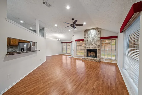 $1,850 | 18123 Lake Bend Drive, Houston, TX 77084