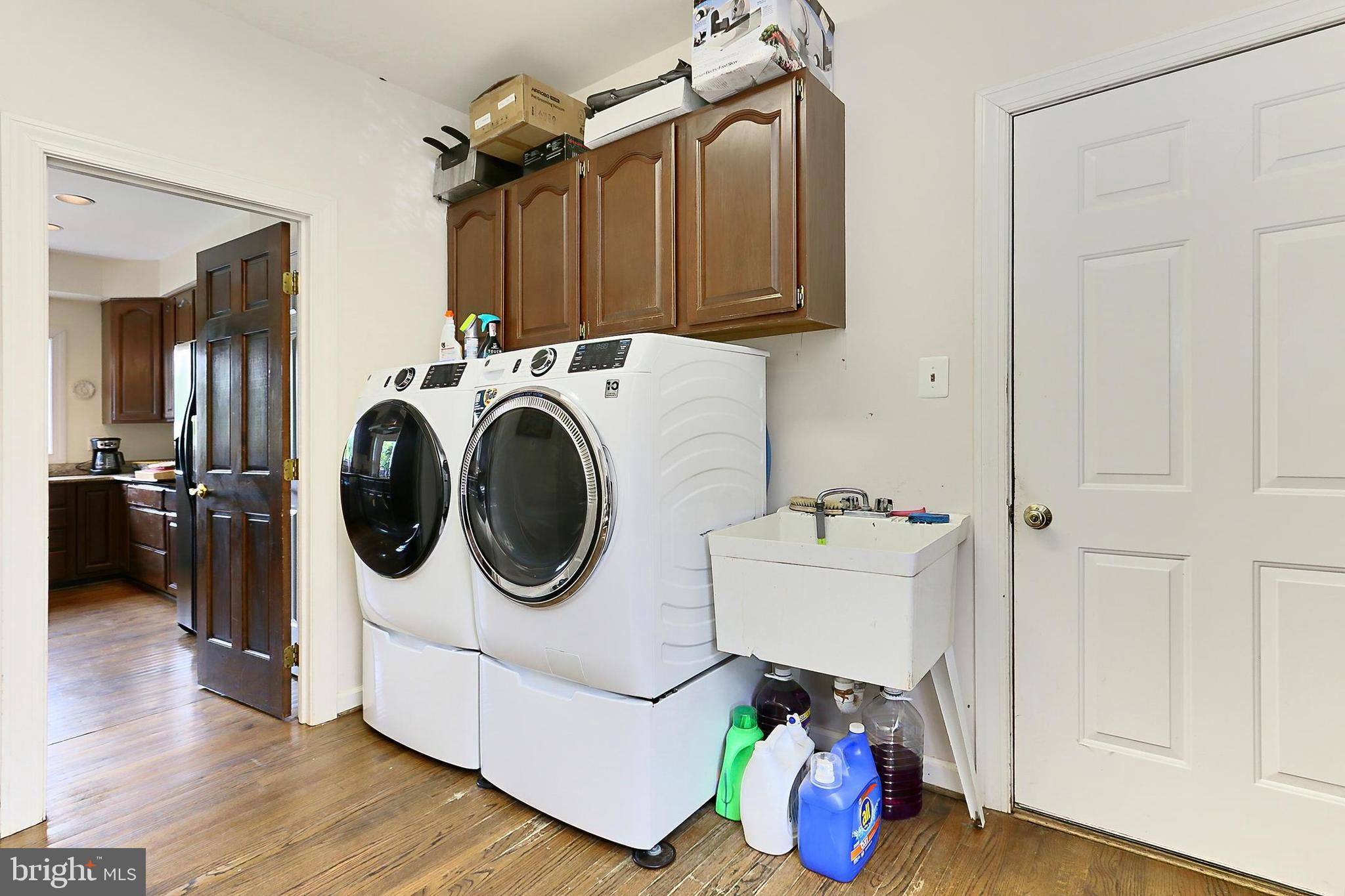 13310 Compton Road Clifton, VA 20124 - Photo 31 of 117 a utility room with dryer and washer
