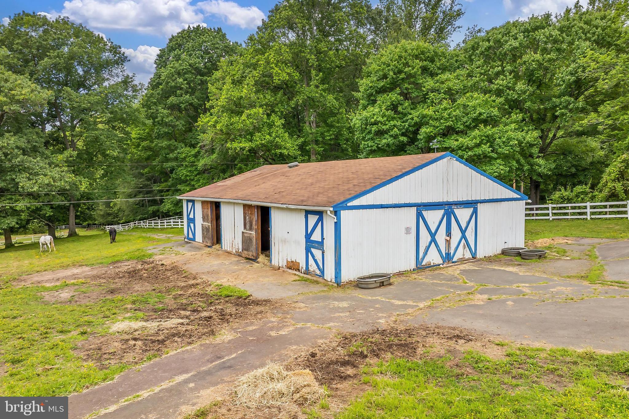 13310 Compton Road Clifton, VA 20124 - Photo 99 of 117 a view of a house with a yard and large tree