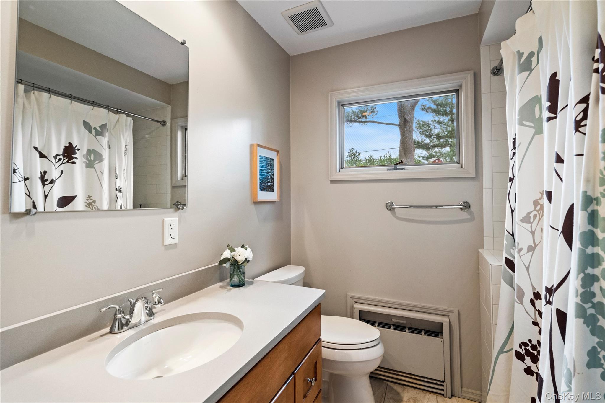 32 Arbor Road East Hills, NY 11577 - Photo 17 of 27