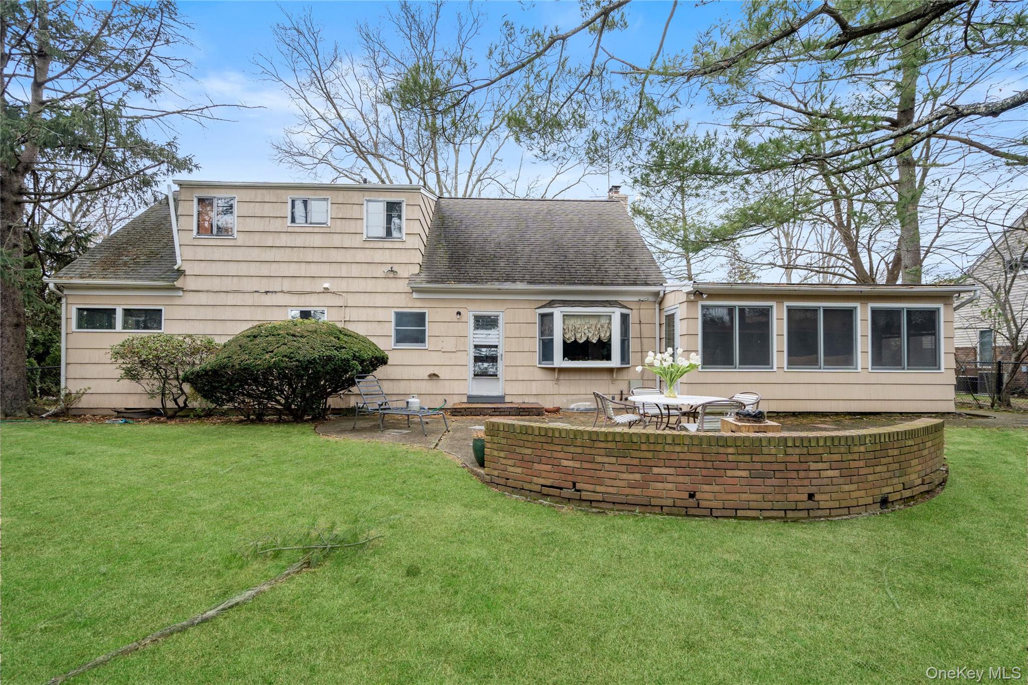 32 Arbor Road East Hills, NY 11577 - Photo 19 of 27