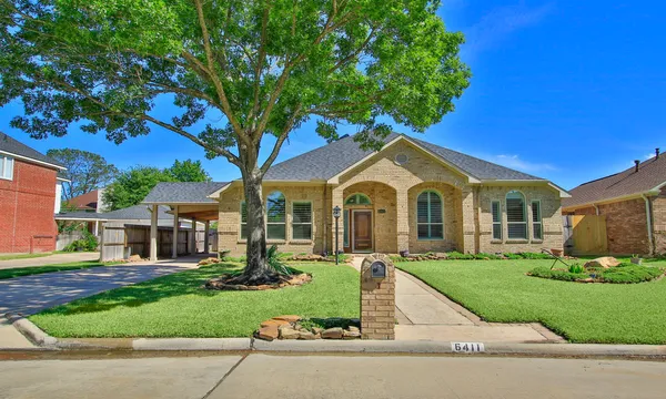 $380,000 | 6411 Brittany Park Lane, Houston, TX 77066