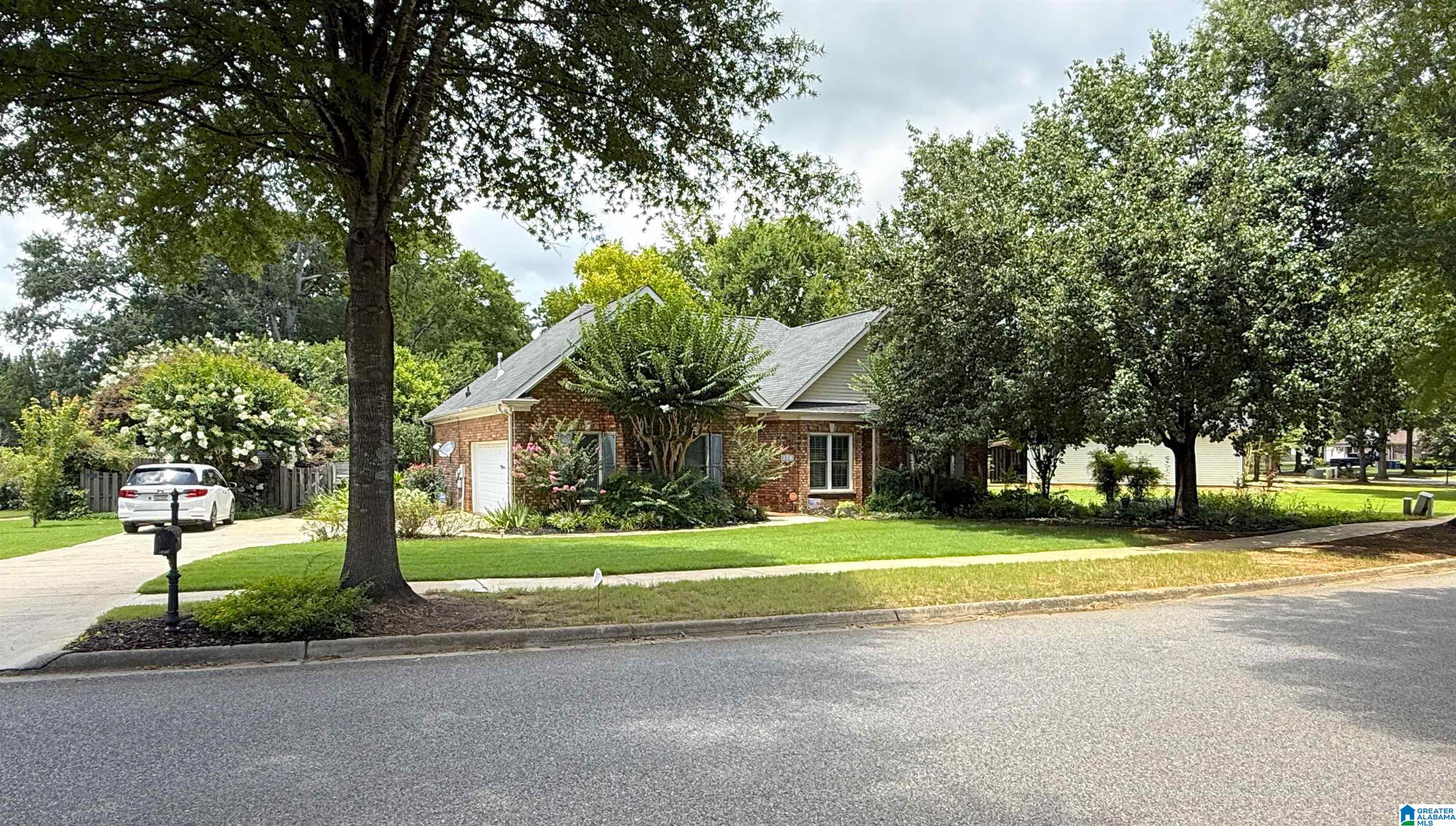 170 Sunset Trail Alabaster, AL 35007 - Photo 1 of 42
