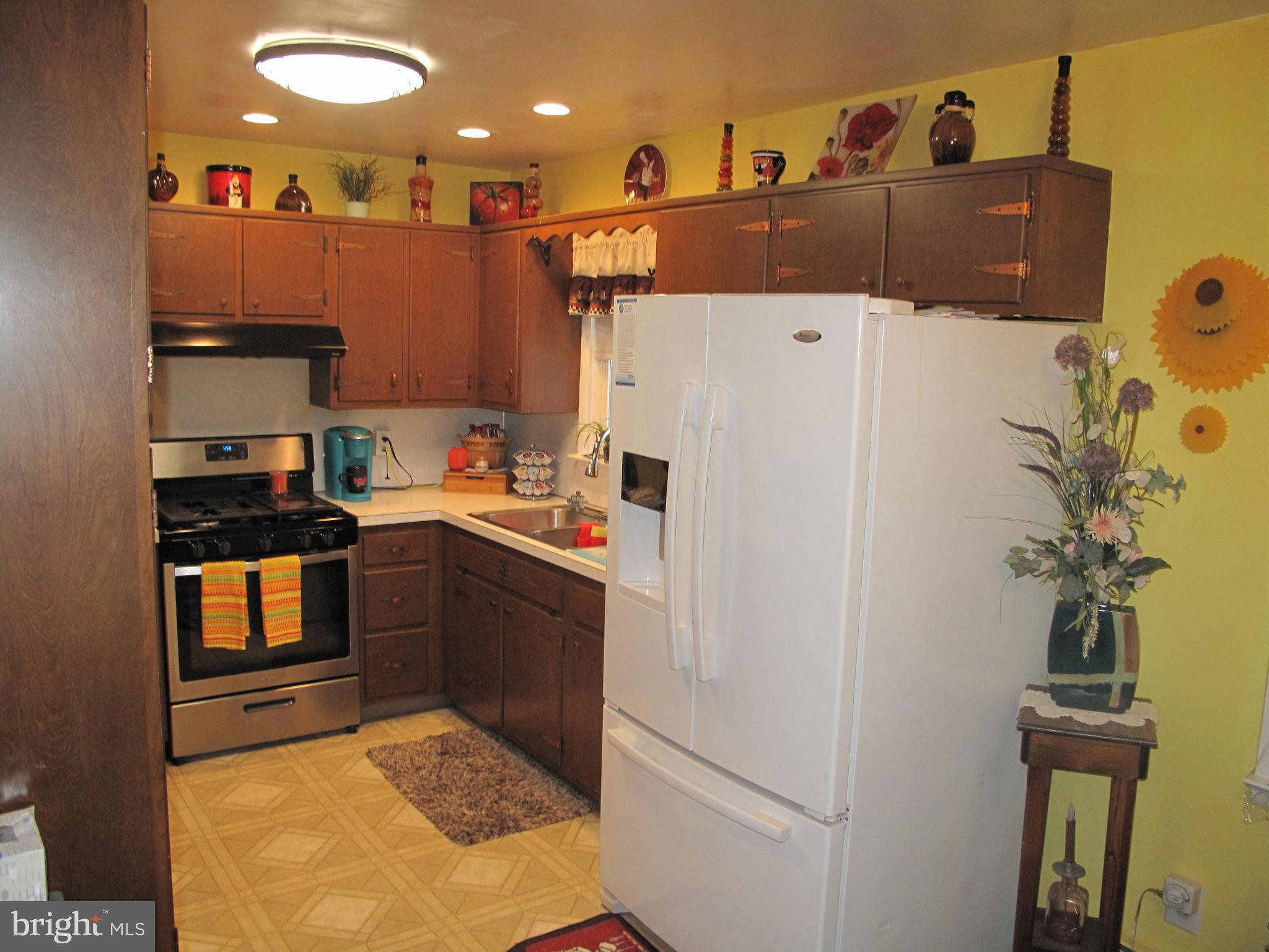 121 Spohn Road Reading, PA 19608 - Photo 5 of 20 V2