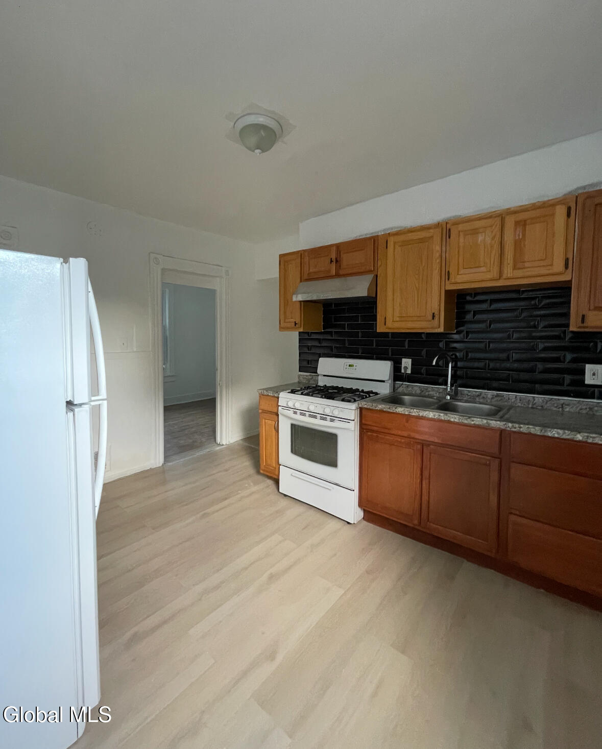 1501 Broadway, Unit 2 Schenectady, NY 12306 - Photo 3 of 12 IMG_2850