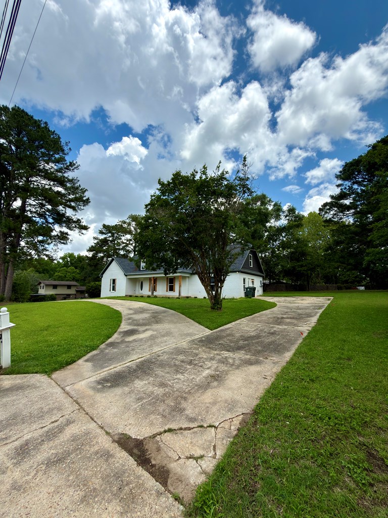 403 Randwick Road Dothan, AL 36301 - Photo 2 of 35