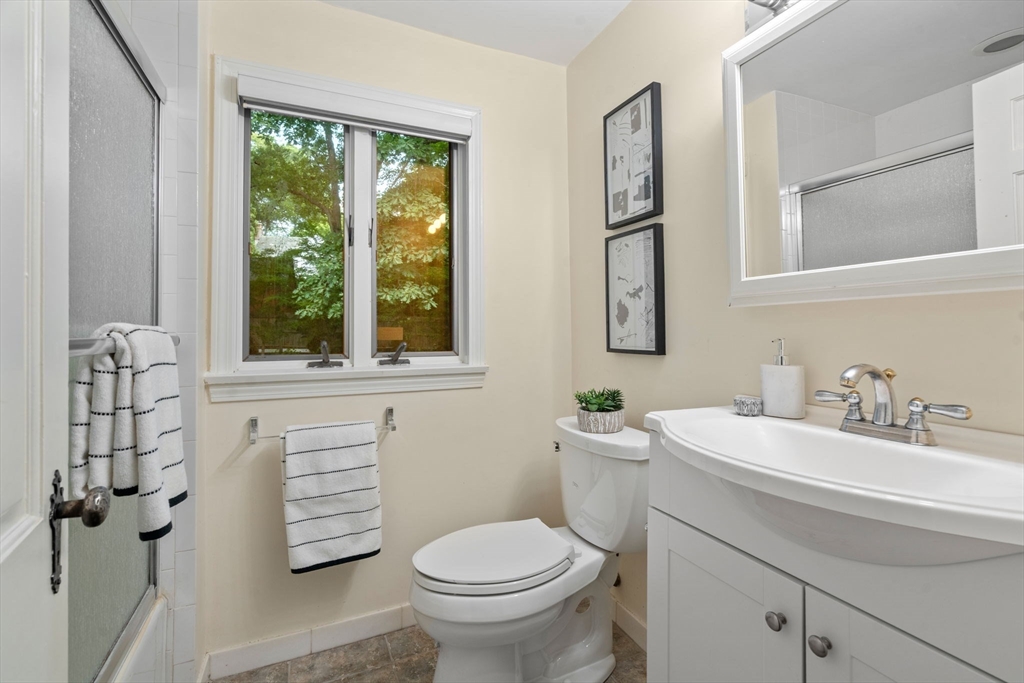 142 Beverly Road Brookline, MA 02467 - Photo 22 of 28