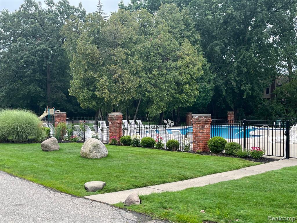 1167 Pine Ridge Court Rochester Hills, MI 48306 - Photo 30 of 33