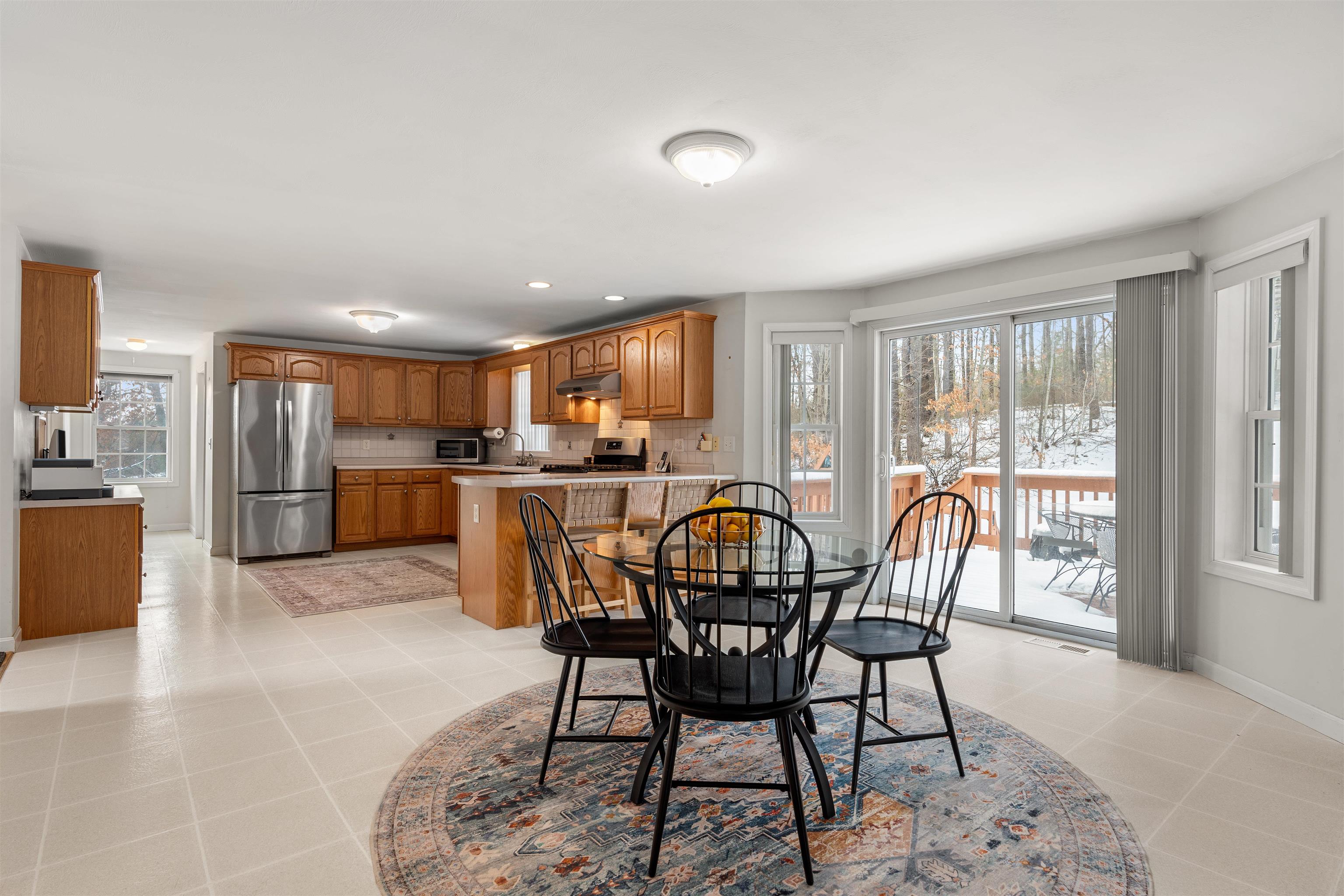 142 Old Derry Road Hudson, NH 03051 - Photo 6 of 39