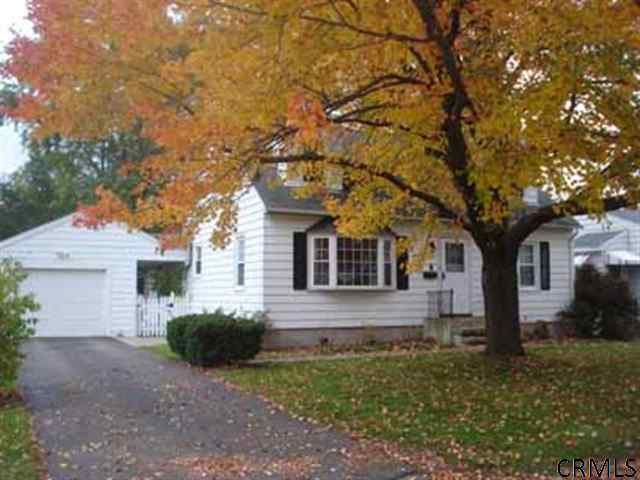 8 Elizabeth Street Rensselaer, NY 12144 - Photo 1 of 14 Photo 1