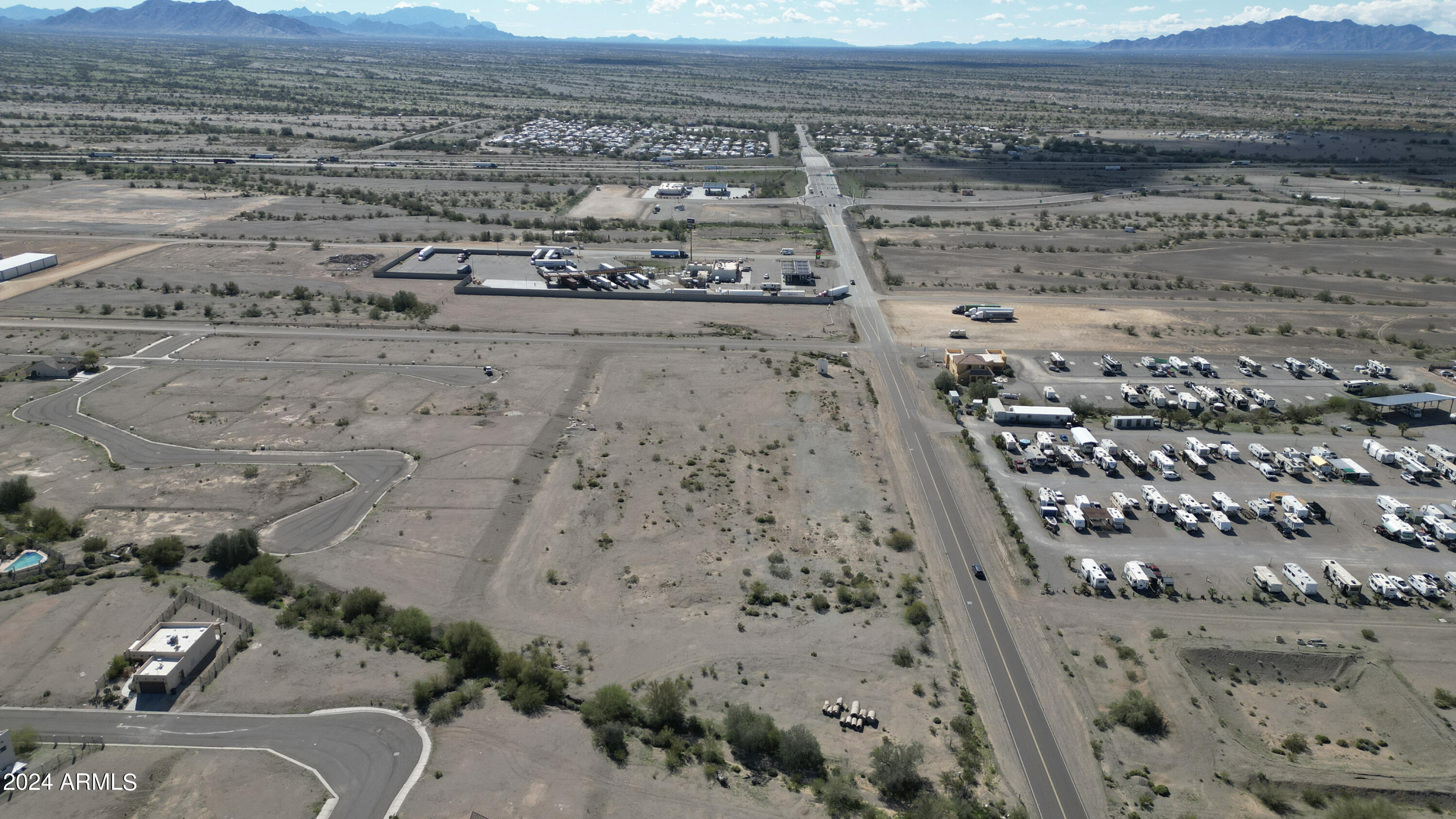 391 North Riggles Avenue Quartzsite, AZ 85346 - Photo 13 of 24 5-DJI_0442