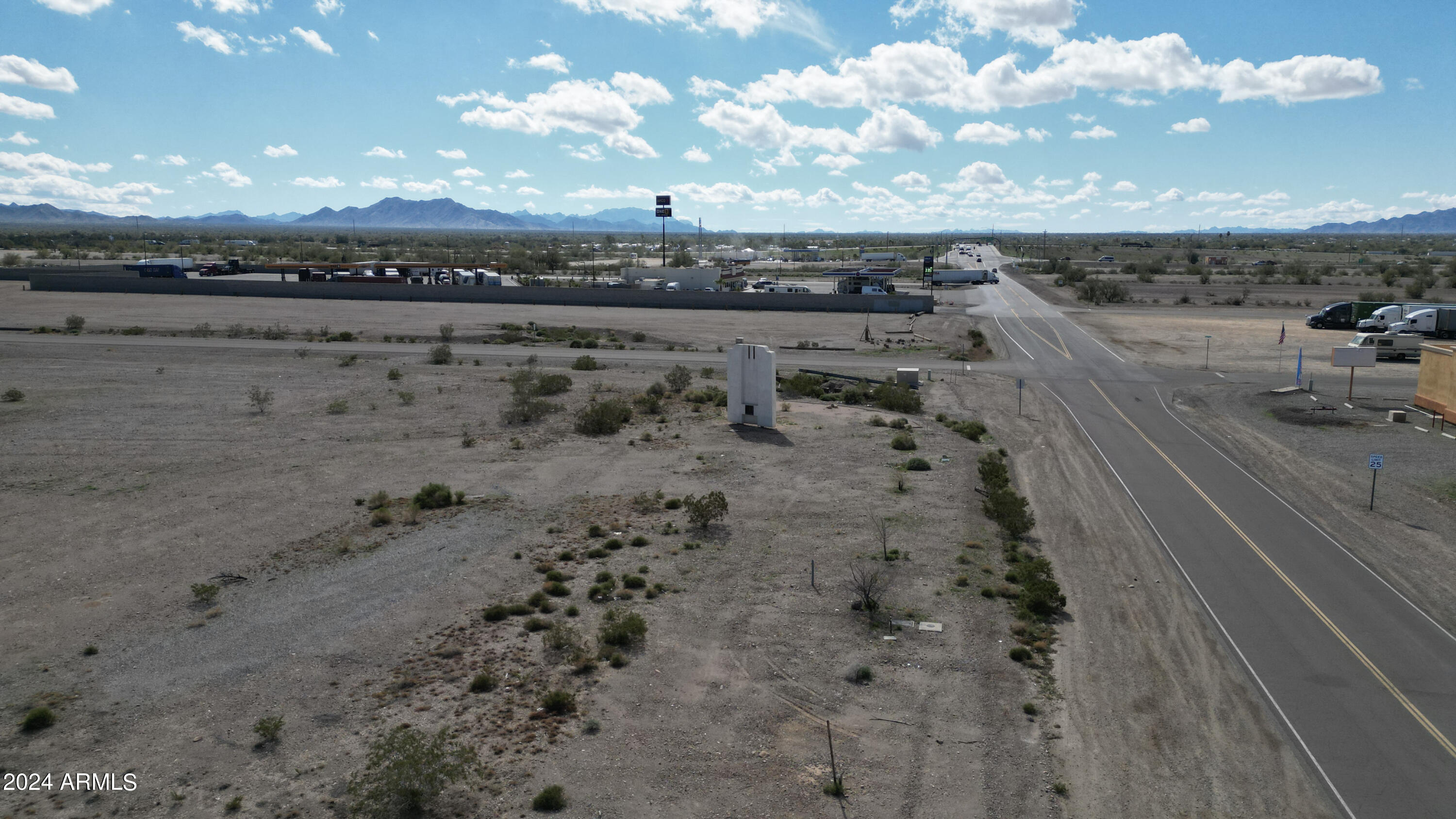 391 North Riggles Avenue Quartzsite, AZ 85346 - Photo 22 of 24 15-DJI_0452