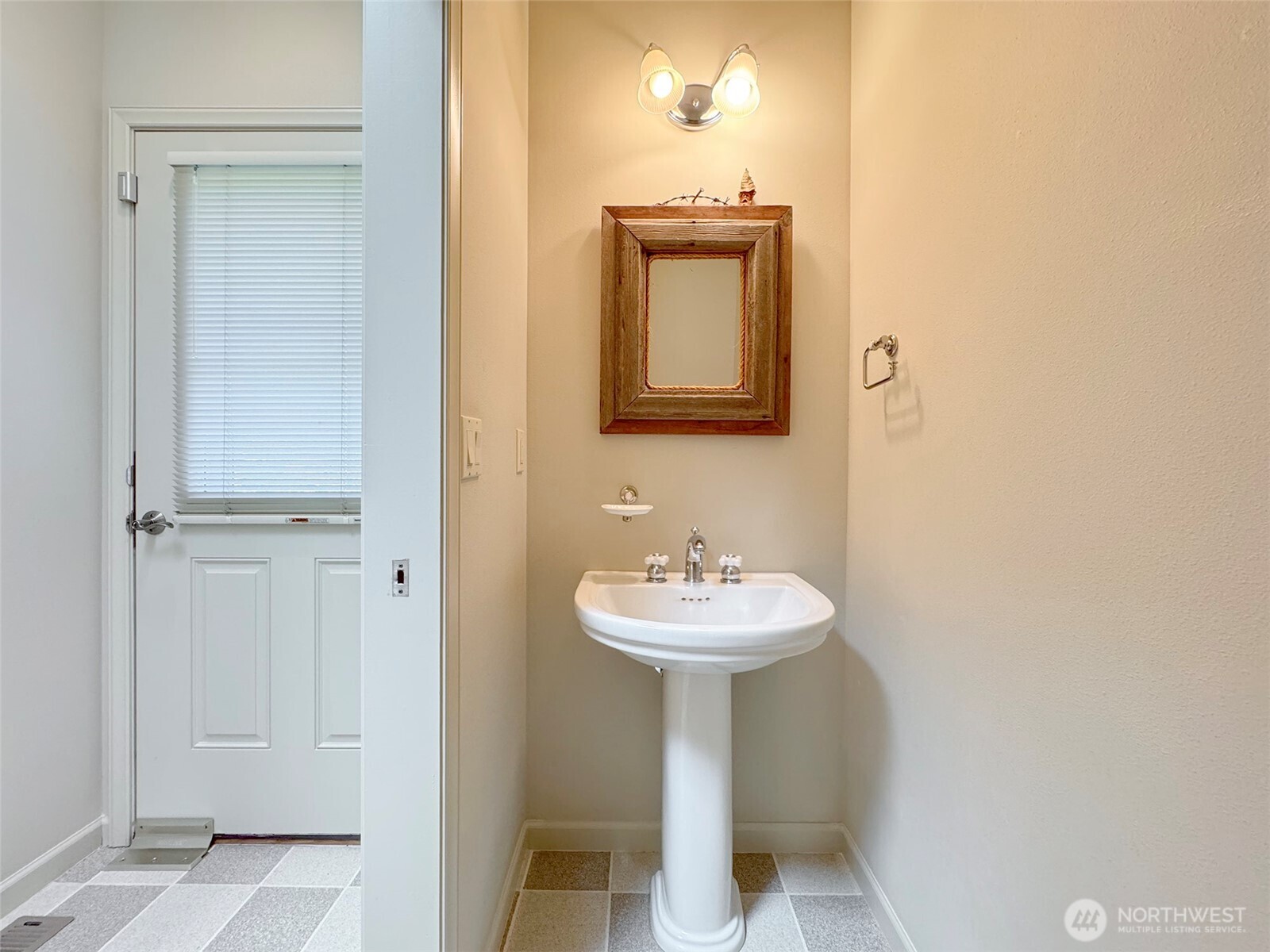 2263 Lost Mountain Road Sequim, WA 98382 - Photo 28 of 40