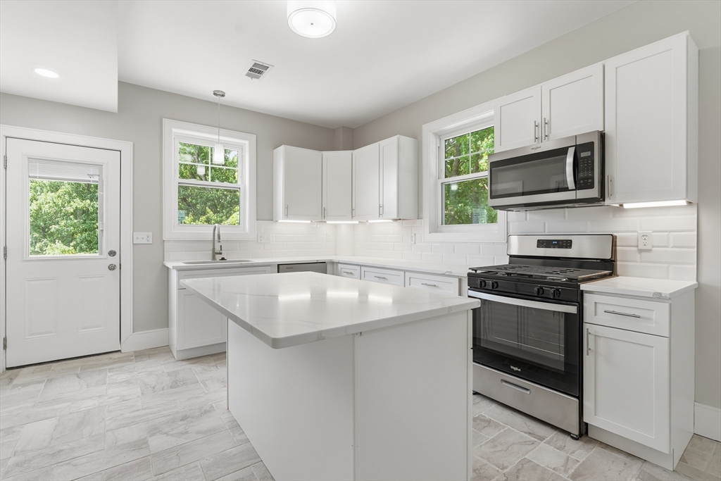 9 June Street, Unit 2 Boston, MA 02131 - Photo 5 of 30