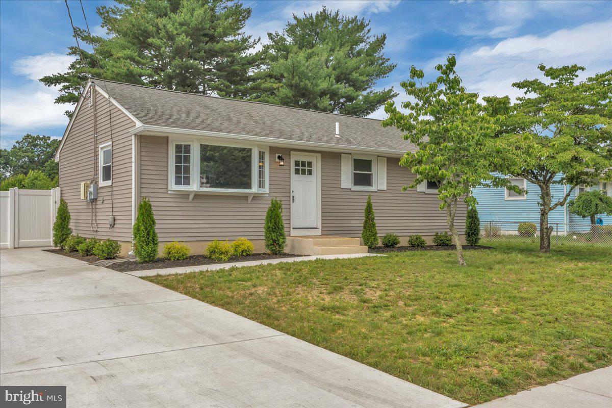 147 Country Club Road Pine Hill, NJ 08021 - Photo 2 of 53