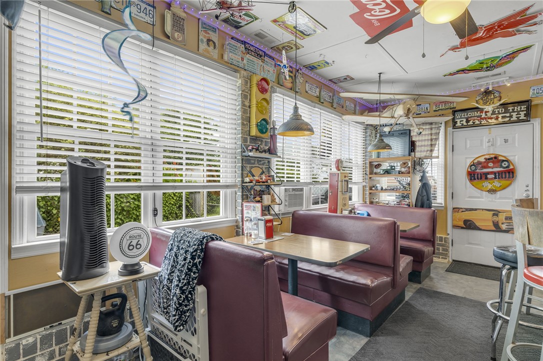 208 Kenneth Drive Boiling Springs, SC 29316 - Photo 15 of 36