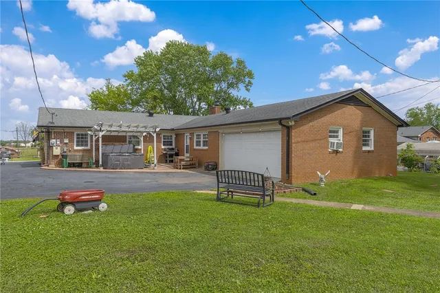 $350,000 | 208 Kenneth Drive, Boiling Springs, SC 29316