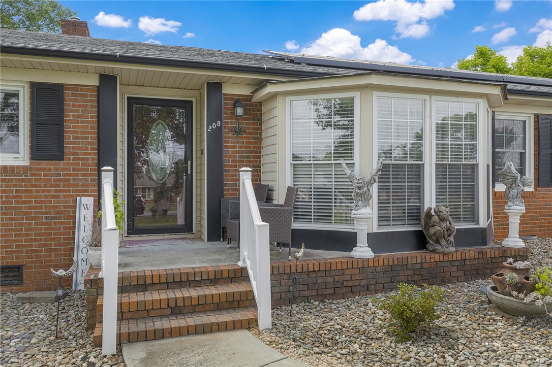 208 Kenneth Drive Boiling Springs, SC 29316 - Photo 4 of 36