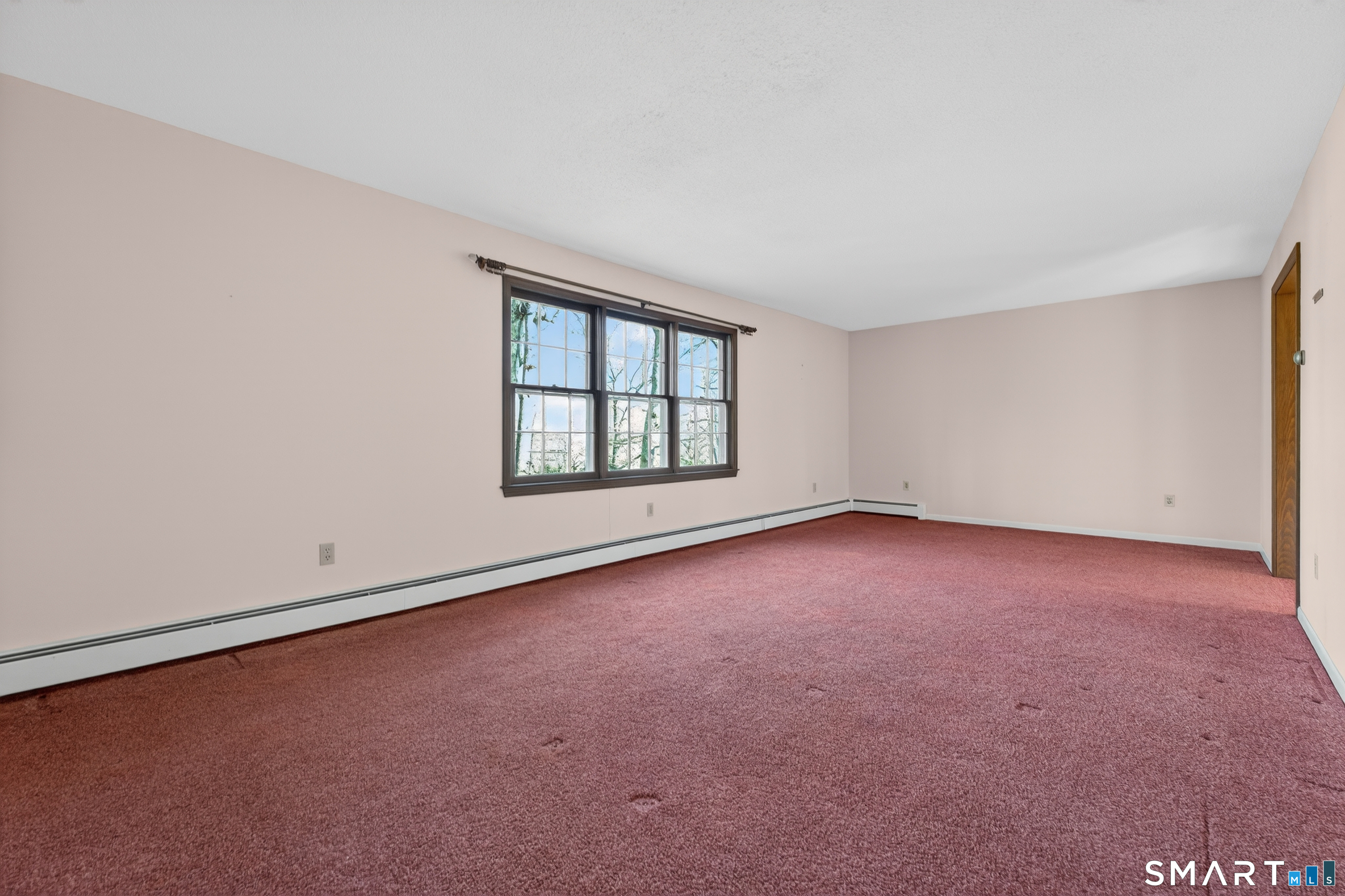 29 Legendary Road East Lyme, CT 06333 - Photo 10 of 36 an empty room with a window